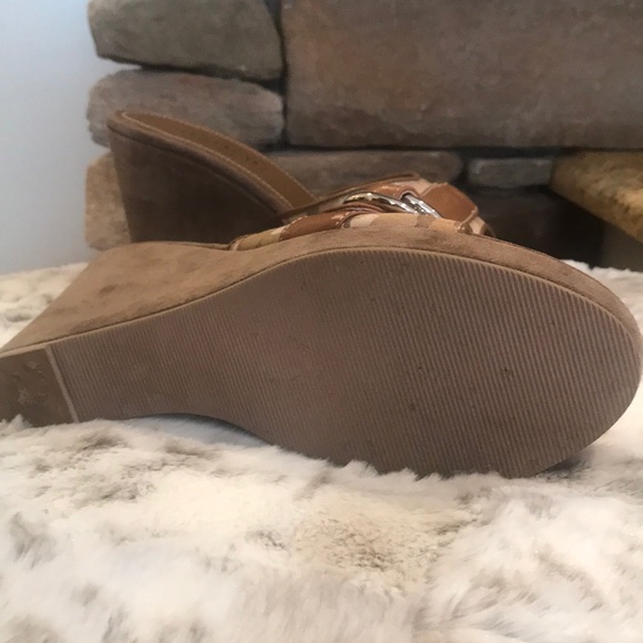 Like New  Coach Wedge - Picture 3 of 4